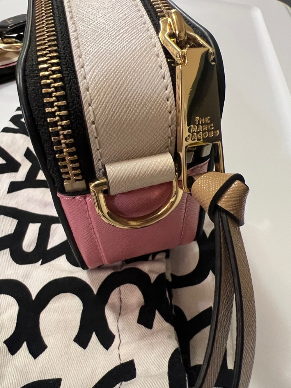 Marc Jacobs Beige and Pink Snapshot Leather Crossbody with Gold Hardware - Picture 3 of 10
